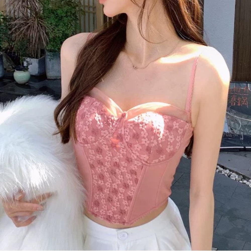 Cute pink top